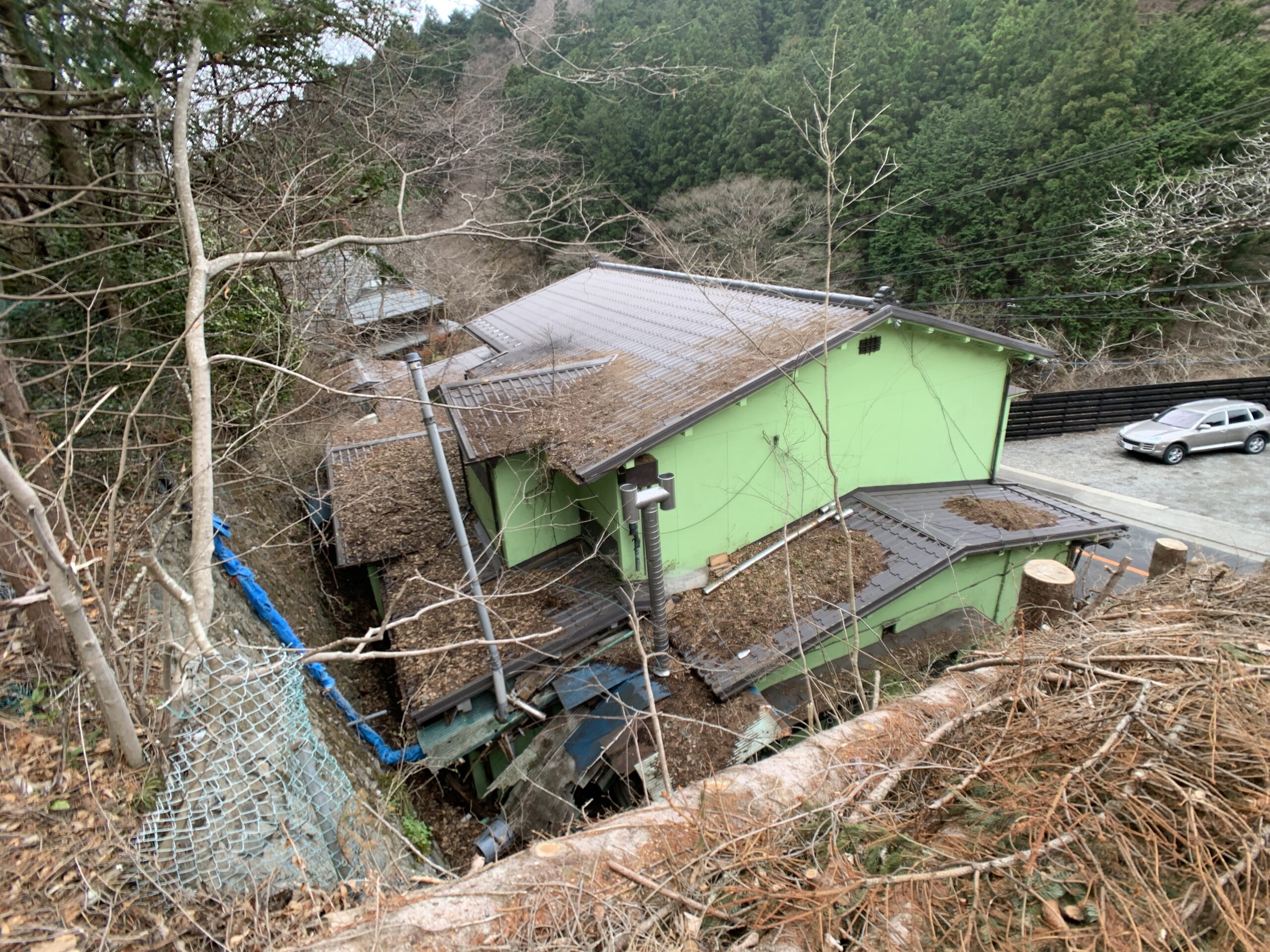 山林に隣接した管理が難しい住宅の買取相談事例
